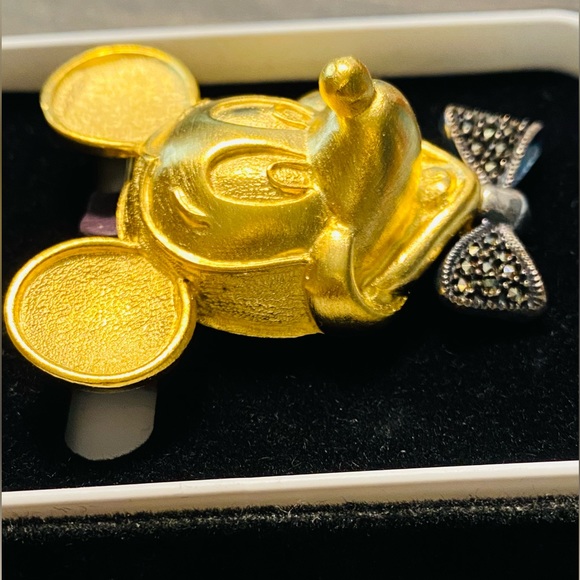 Rare Vintage Judith Jack Disney 3D Mickey Mouse Bowtie brooch. (116) - Picture 2 of 10
